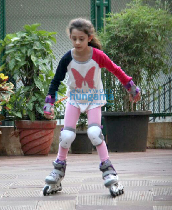 sanjay dutts kids snapped roller skating 4