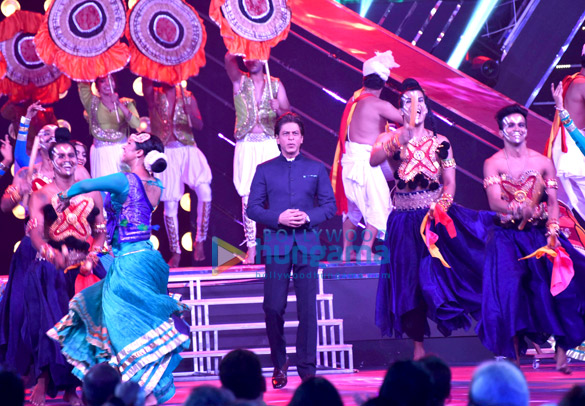 shah rukh khan shahid kapoor and other bollywood celebs at the opening ceremony of iffi 2017 in goa 7