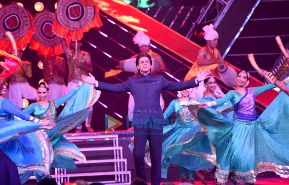 shah rukh khan shahid kapoor and other bollywood celebs at the opening ceremony of iffi 2017 in goa 9