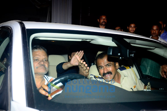 Shah Rukh Khan snapped in Juhu Shah Rukh Khan snapped in Juhu