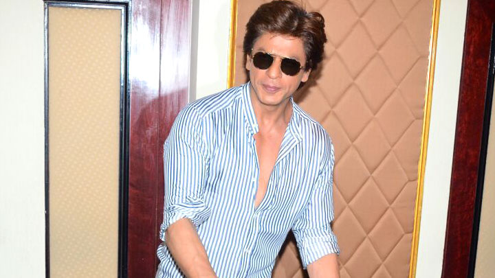 Shah Rukh Khan’s QUIRKY Reply To A Journalist When Asked About Paani Puri