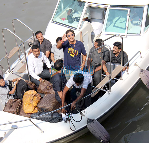 shah rukh khans birthday party attendees return from alibaug 5