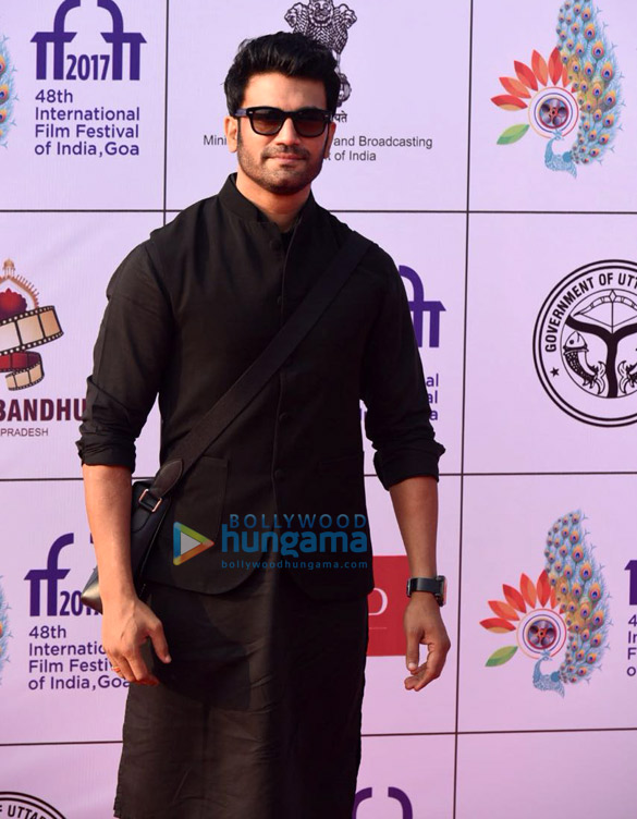 shahid kapoor and other bollywood celebs at the opening ceremony of iffi 2017 in goa 5