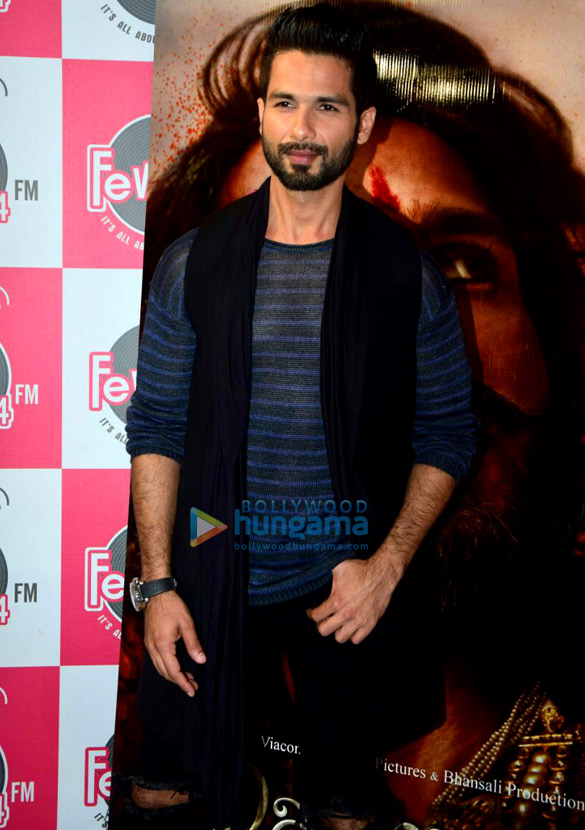 shahid kapoor promotes padmavati on fever 104 fm 4
