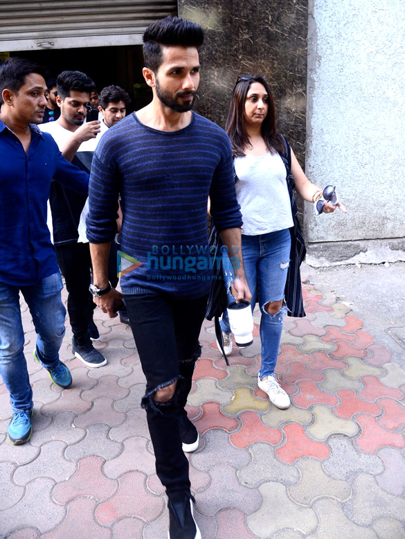 shahid and zareen snapped at lower parel 1