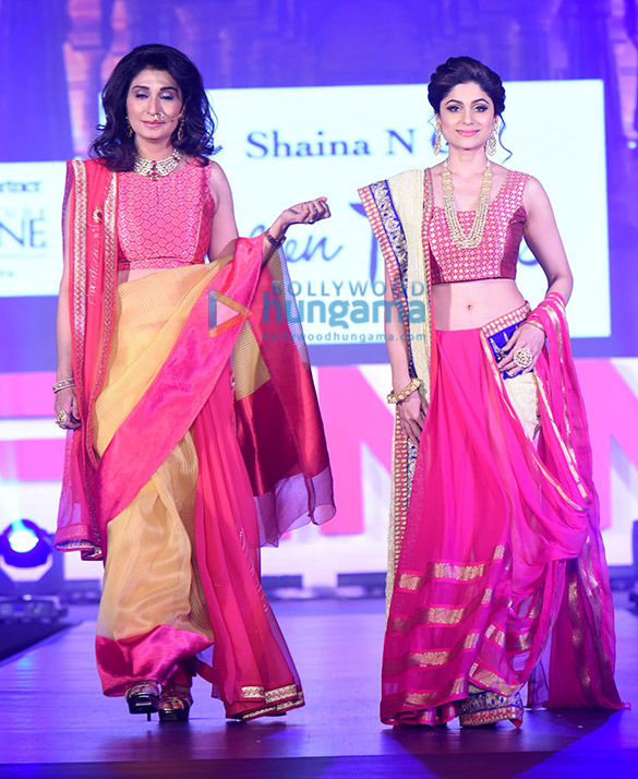 shamita shetty and sayami kher walk for roopa vohra 1