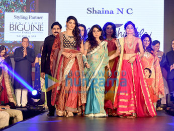 Shamita Shetty and Sayami Kher walk for Roopa Vohra