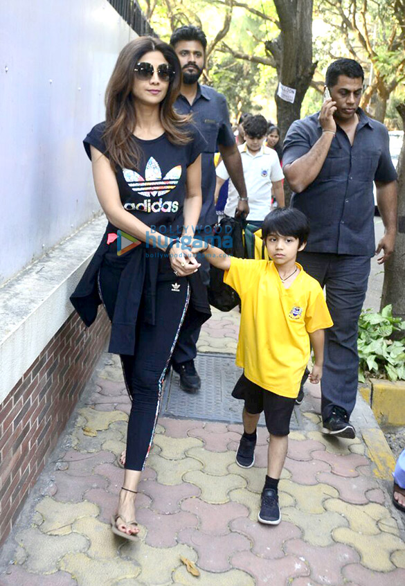 shilpa shetty snapped with her son viaan in juhu 3