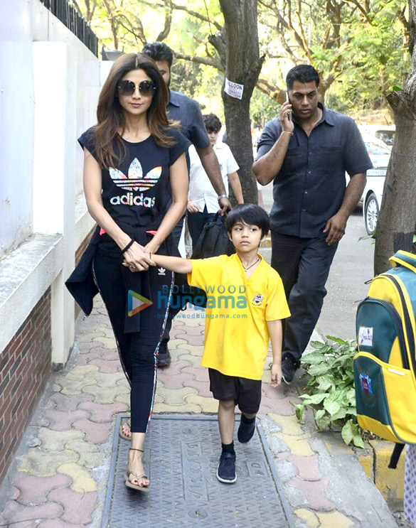 shilpa shetty snapped with her son viaan in juhu 6