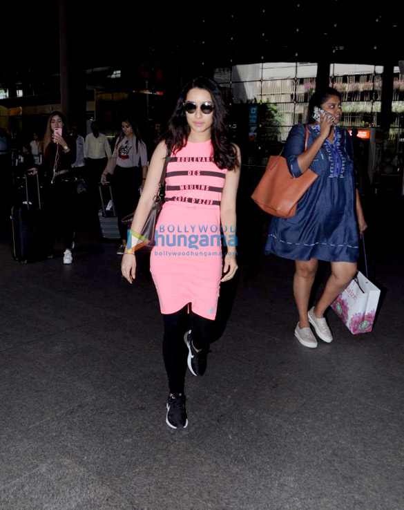 shraddha kapoor and sridevi snapped at the airport 3