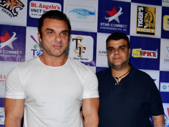 Sohail Khan and Aditya Thackeray at a 'Tony Premier League' Match