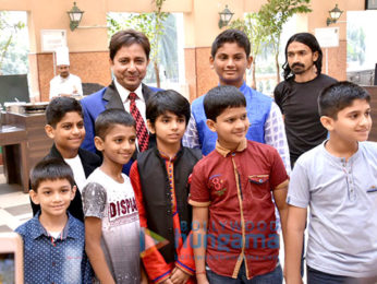 Sukhwinder Singh felicitates players of the Indian Women’s Hockey team