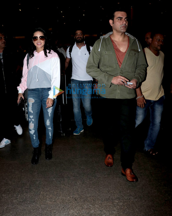 sunny arbaaz and others snapped at the airport 3