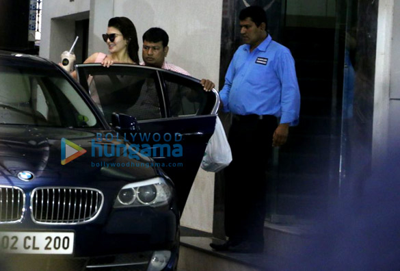 varun dhawan jacqueline fernandez snapped post gym session 6
