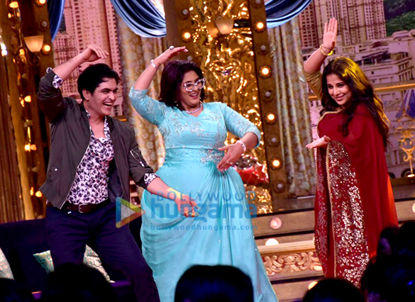 vidya balan and manav kaul snapped on the sets of the show aunty boli lagao boli 3