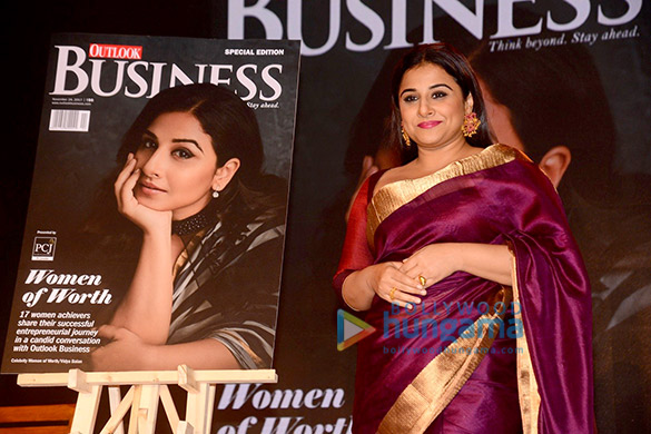 vidya balan graces outlook business awards 2017 2