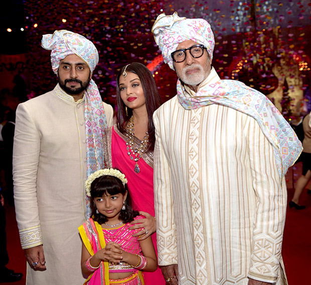 WOW! Amitabh Bachchan, Jaya Bachchan, Abhishek Bachchan, Aishwarya Rai Bachchan and Shweta Nanda attend a wedding and they all look regal!