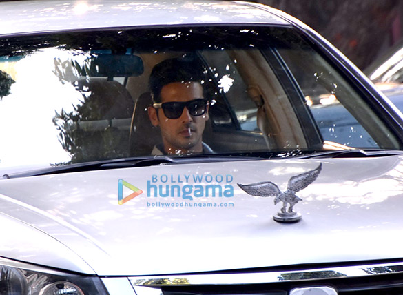 Zayed Khan snapped on the sets of ‘Haasil’ Zayed Khan snapped on the sets of ‘Haasil’