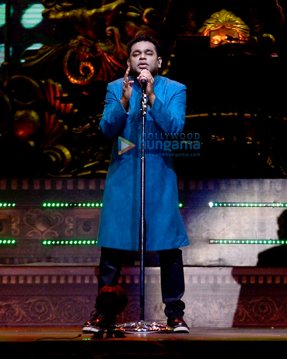 a r rahman snapped performing at his concert 5