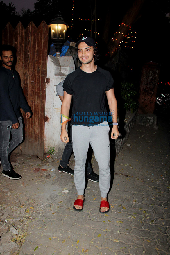 aayush sharma snapped at his dance class 2