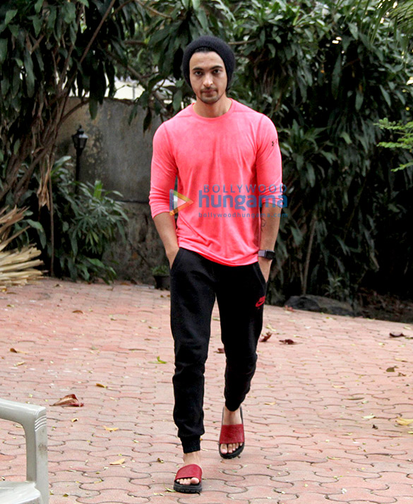 aayush sharma snapped at the dance class 6