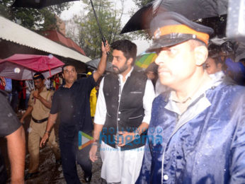 Abhishek Bachchan, Salim Khan, Ranbir Kapoor and others attend the funeral of the late Shashi Kapoor