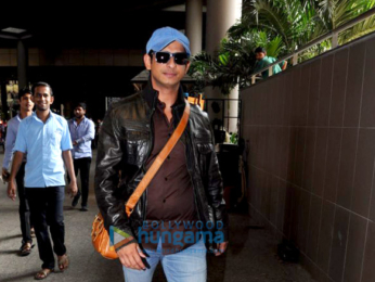 Ajay Devgn, Arbaaz Khan and Sharman Joshi snapped at the airport