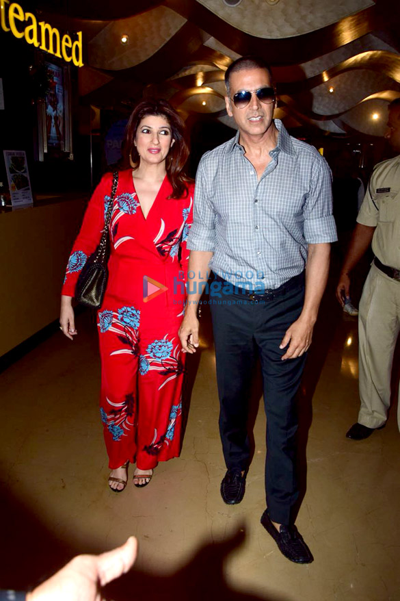 akshay kumar launches the song aaj se teri from pad man 2