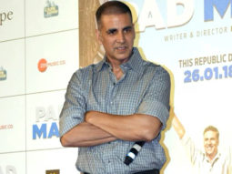 Akshay Kumar’s FUNNY Answer When He Saw A Message From Bill Gates | Padman Song Launch