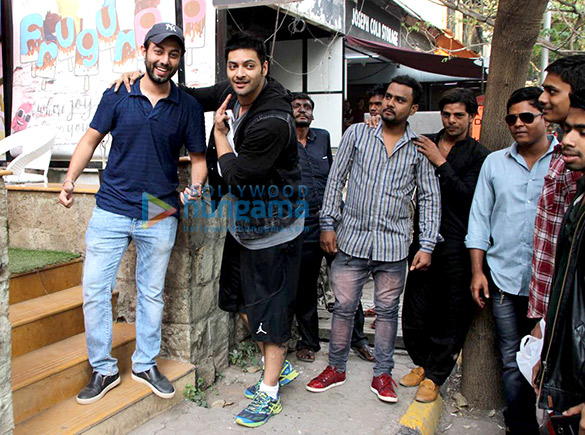ali fazal snapped at a restaurant in bandra 6