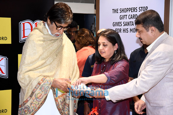 amitabh bachchan graces the launch of the book bollywood 3