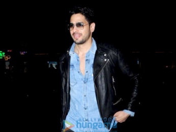 Anushka Sharma and Deepika Padukone snapped at the airport