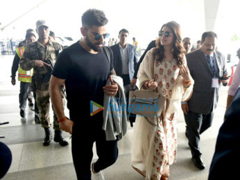 Anushka Sharma and Virat Kohli spotted at Delhi airport
