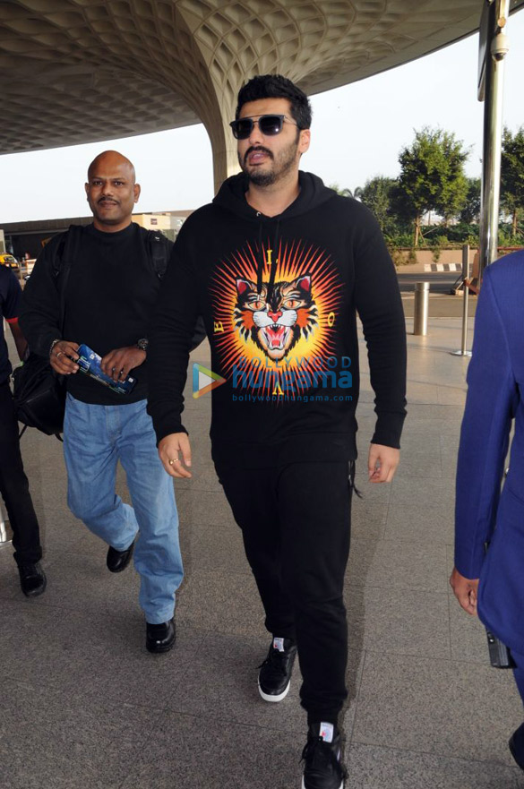 arjun kapoor snapped at the airport 2 2