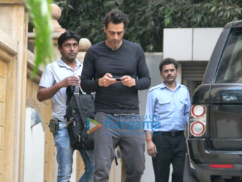 Arjun Rampal, Gauri Khan, Rajkummar Rao and Kiara Advani snapped in Bandra