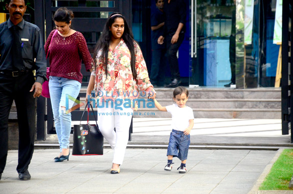 arpita khan snapped with baby ahil at bkc 3