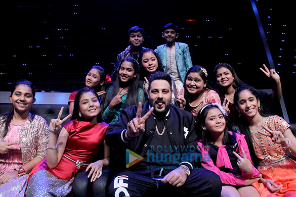 baadshah on the sets of the voice india kids 1