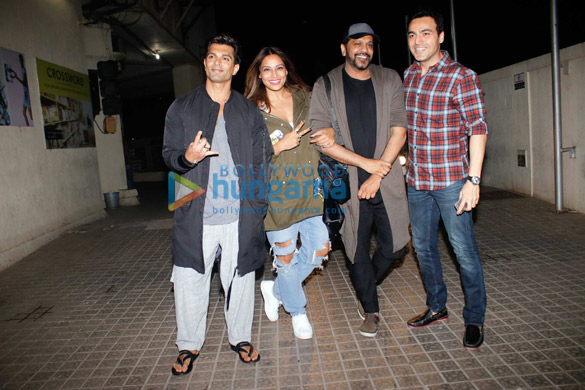 bipasha basu and karan singh grover snapped in bandra 1 2