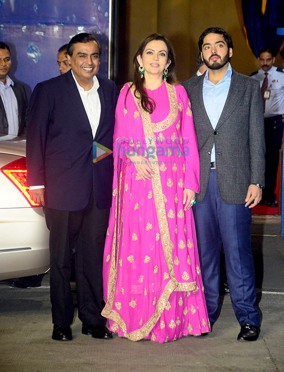 bollywood stars the annual day celebrations at dhirubhai ambani international school 3