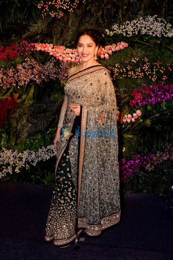 celebs grace anushka sharma virat kohlis mumbai reception 002 6