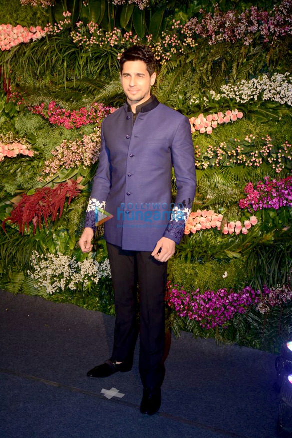 celebs grace anushka sharma virat kohlis mumbai reception more img 6