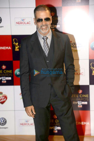 Celebs grace the red carpet of Zee Cine Awards 2018
