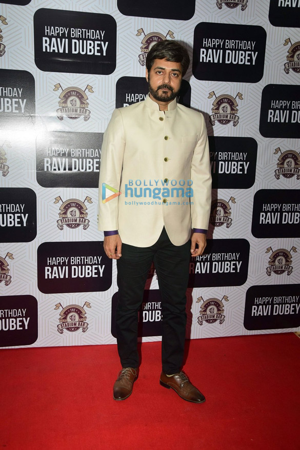 celebs snapped at ravi dubeys birthday 14