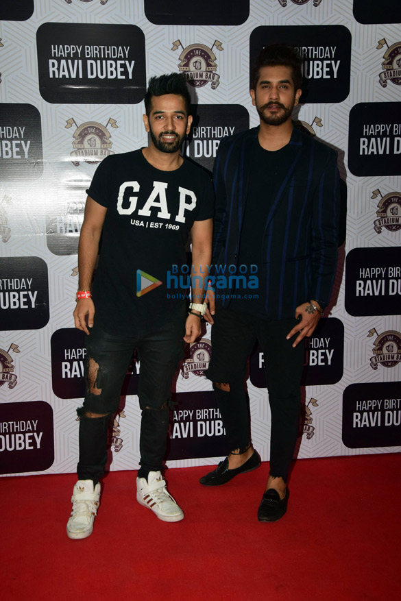 celebs snapped at ravi dubeys birthday 17
