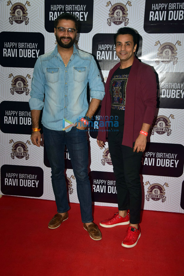 celebs snapped at ravi dubeys birthday 18