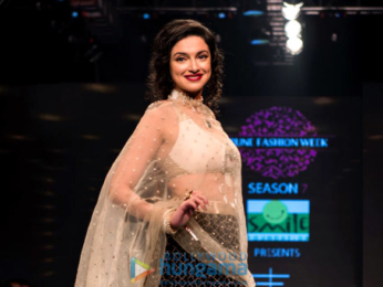 Divya Khosla Kumar walks the ramp for Rina Dhaka at the Pune Fashion Week 2017