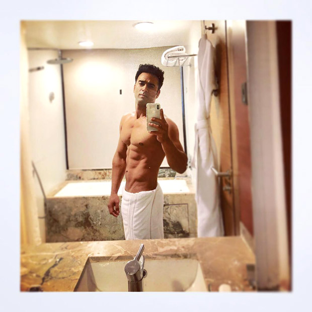 HOT! Pulkit Samrat posts a cheeky bathroom selfie after losing a bet