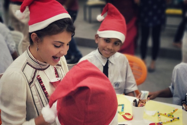 Here’s how Jacqueline Fernandez celebrates Christmas with these underprivileged kids (2)