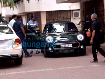 Hrithik Roshan snapped with family for lunch
