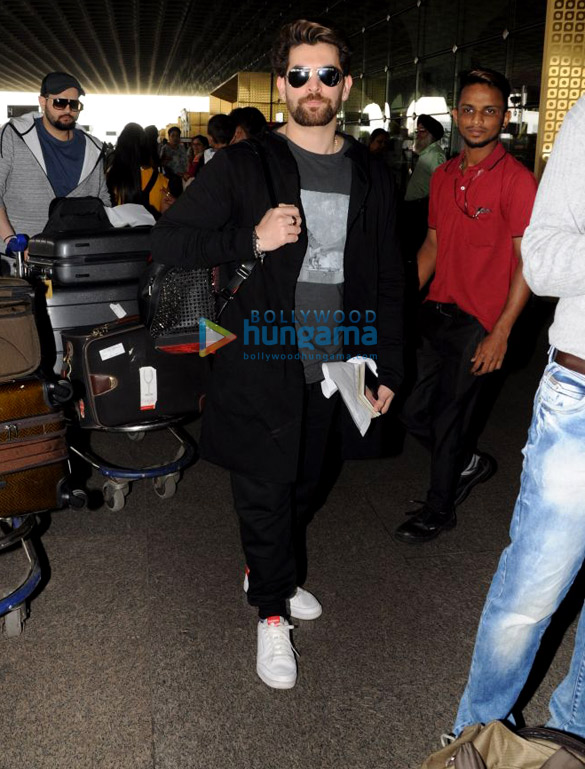 ileana dcruz shruti haasan and others snapped at the airport 5